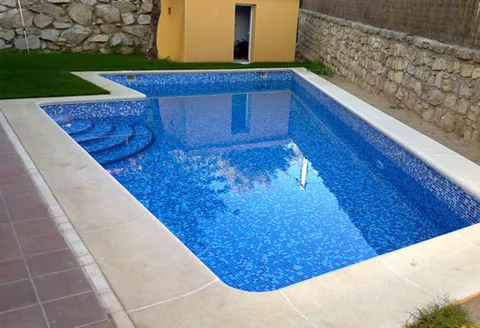 Forma personalizada para piscina